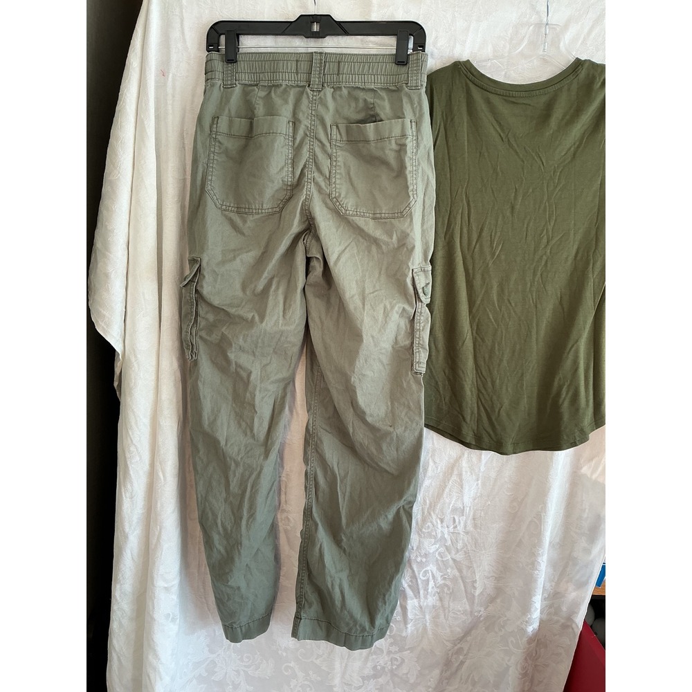 Hollister a.n.a Outfit Women 4R/XS Olive Green Excellent Cargo Pants Tee Set - Picture 6 of 8
